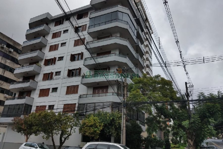 Apartamento com 228m², 4 dormitórios, 2 vagas, no bairro Centro em Caxias do Sul para Comprar