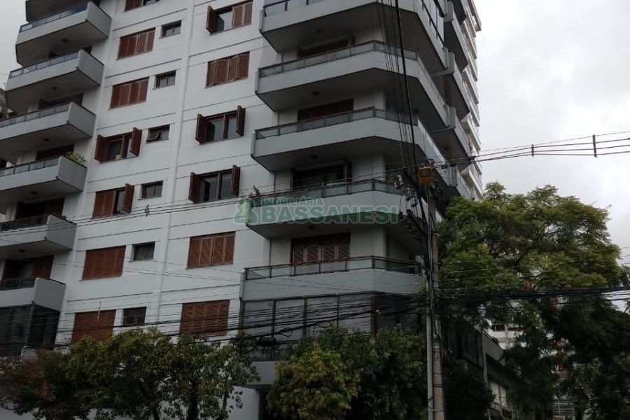 Apartamento com 228m², 4 dormitórios, 2 vagas, no bairro Centro em Caxias do Sul para Comprar