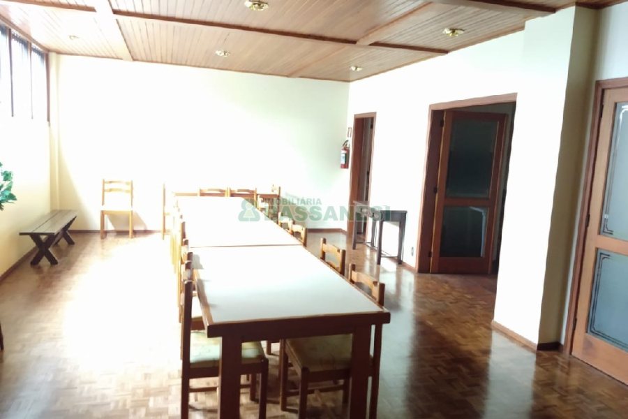 Apartamento com 228m², 4 dormitórios, 2 vagas, no bairro Centro em Caxias do Sul para Comprar