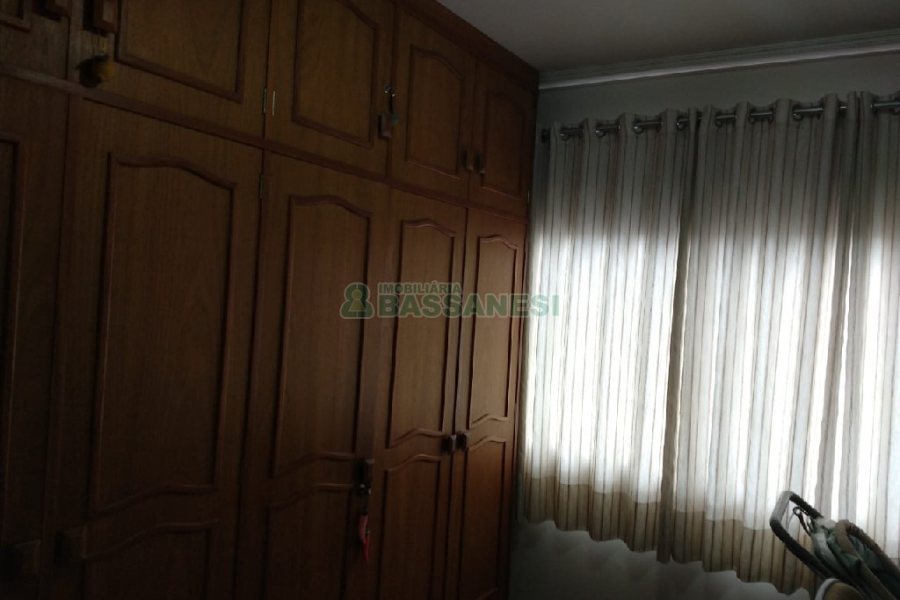 Apartamento com 228m², 4 dormitórios, 2 vagas, no bairro Centro em Caxias do Sul para Comprar