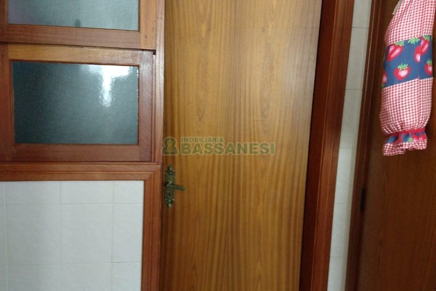 Apartamento com 228m², 4 dormitórios, 2 vagas, no bairro Centro em Caxias do Sul para Comprar