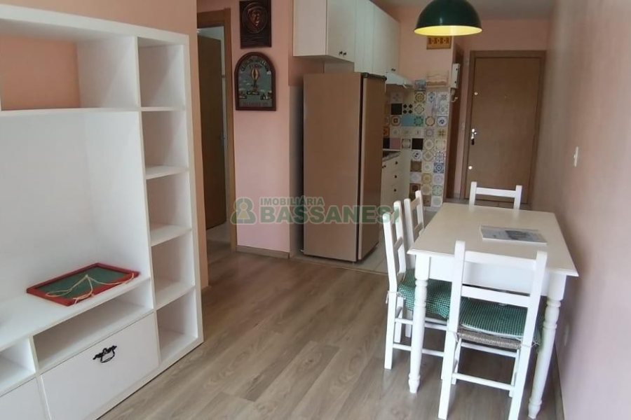 Apartamento com 50m², 2 dormitórios, 1 vaga, no bairro De Lazzer em Caxias do Sul para Comprar