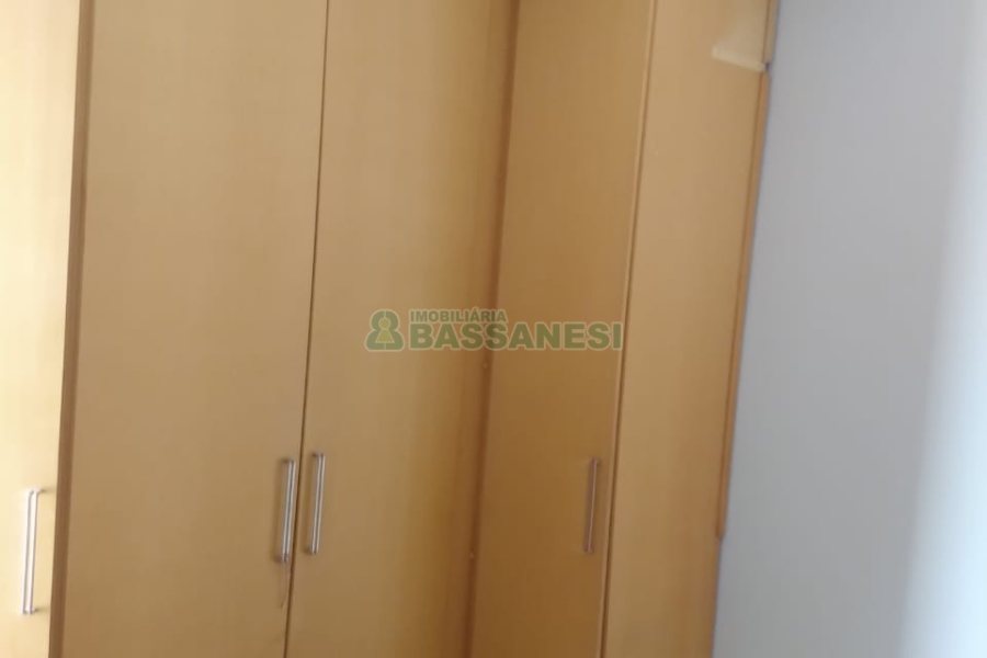 Casa com 200m², 3 dormitórios, 1 vaga, no bairro Pio X em Caxias do Sul para Comprar