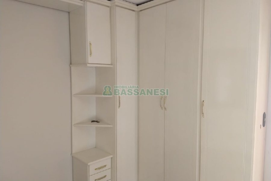 Casa com 200m², 3 dormitórios, 1 vaga, no bairro Pio X em Caxias do Sul para Comprar