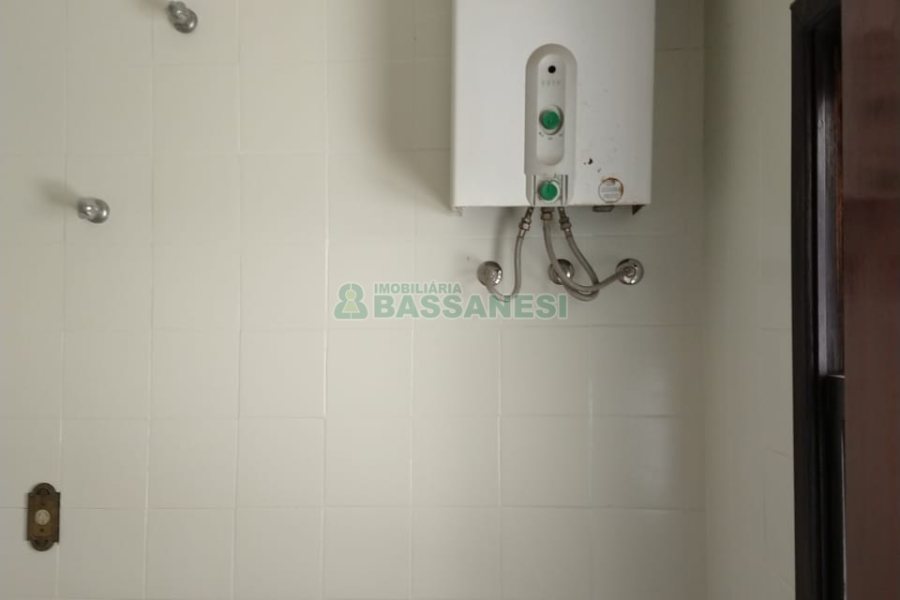 Casa com 200m², 3 dormitórios, 1 vaga, no bairro Pio X em Caxias do Sul para Comprar