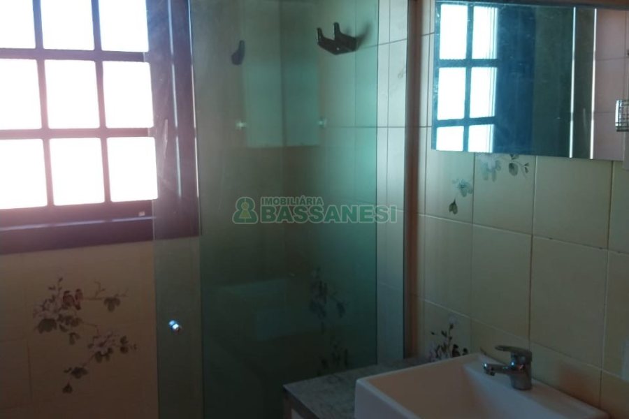 Casa com 200m², 3 dormitórios, 1 vaga, no bairro Pio X em Caxias do Sul para Comprar