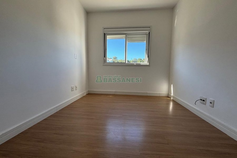 Apartamento com 69m², 2 dormitórios, 2 vagas, no bairro Lourdes em Caxias do Sul para Alugar