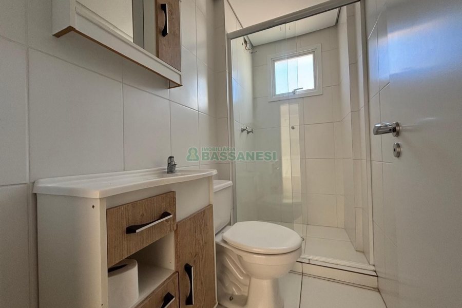 Apartamento com 69m², 2 dormitórios, 2 vagas, no bairro Lourdes em Caxias do Sul para Alugar