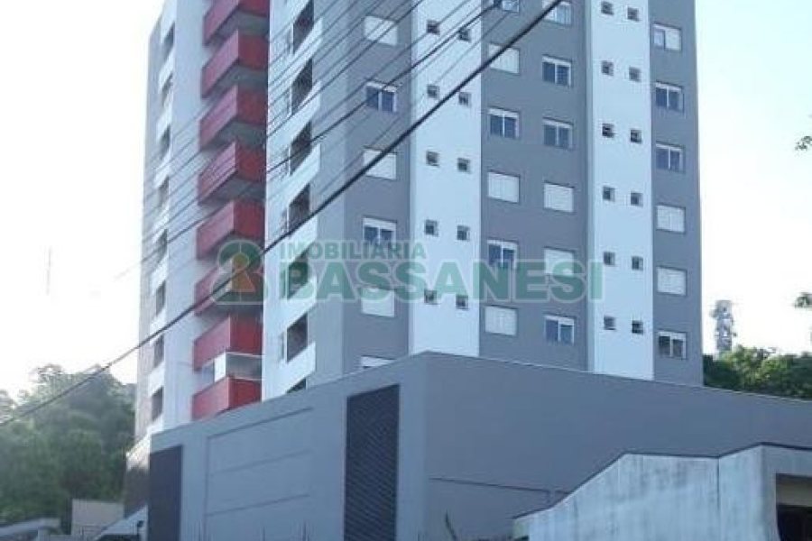 Apartamento com 69m², 2 dormitórios, 2 vagas, no bairro Lourdes em Caxias do Sul para Comprar
