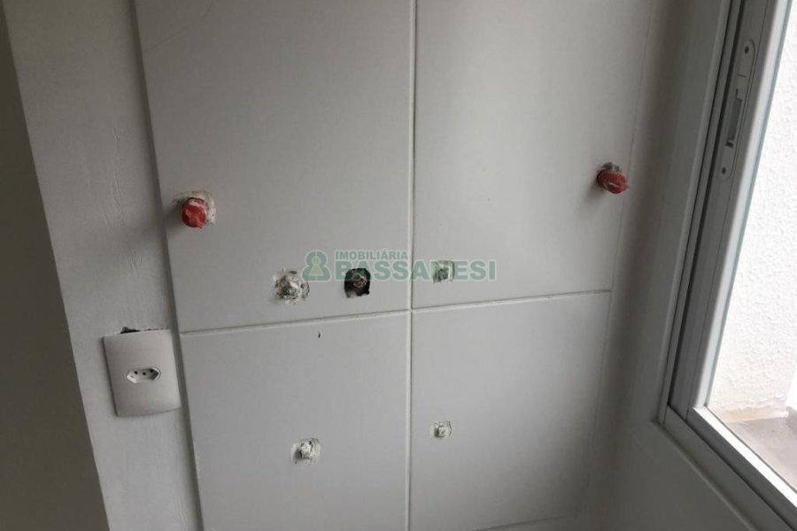 Apartamento com 69m², 2 dormitórios, 2 vagas, no bairro Lourdes em Caxias do Sul para Comprar