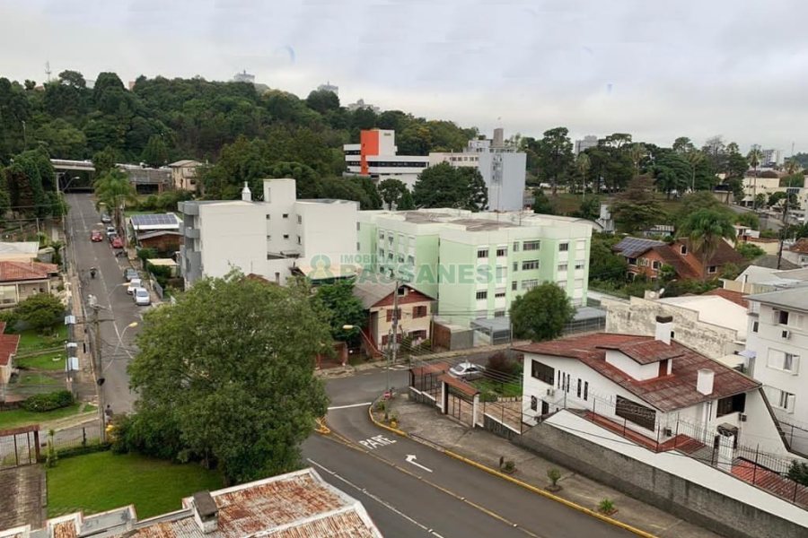 Apartamento com 69m², 2 dormitórios, 2 vagas, no bairro Lourdes em Caxias do Sul para Comprar