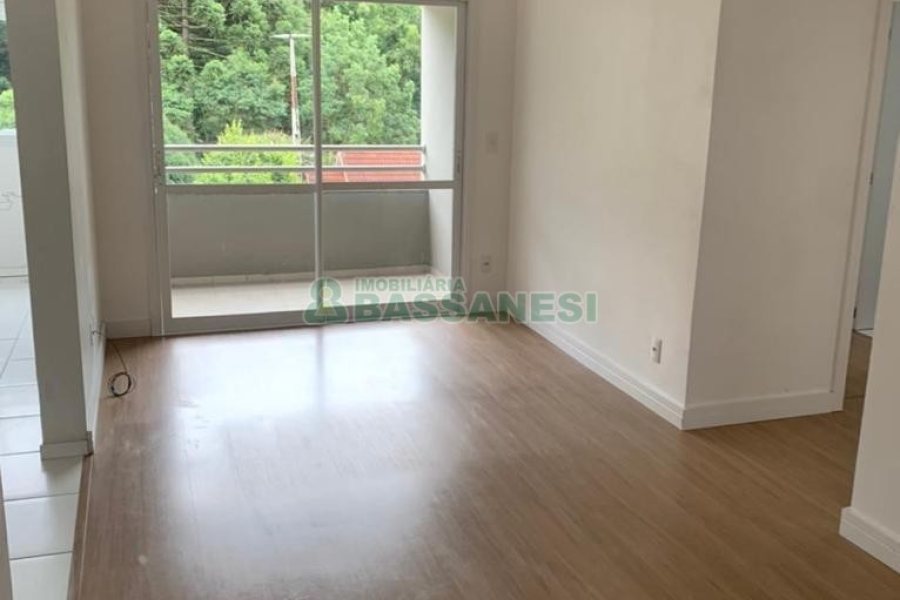 Apartamento com 69m², 2 dormitórios, 2 vagas, no bairro Lourdes em Caxias do Sul para Comprar