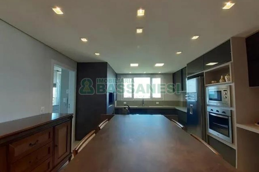 Apto Mobiliado com 167m², 3 dormitórios, 3 vagas, no bairro Universitário em Caxias do Sul para Comprar