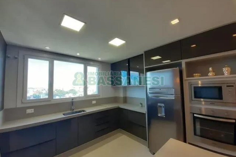 Apto Mobiliado com 167m², 3 dormitórios, 3 vagas, no bairro Universitário em Caxias do Sul para Comprar