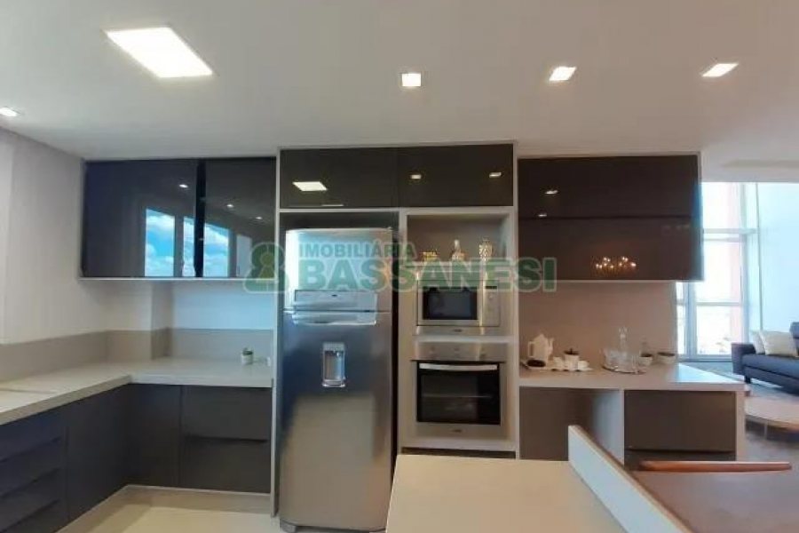 Apto Mobiliado com 167m², 3 dormitórios, 3 vagas, no bairro Universitário em Caxias do Sul para Comprar