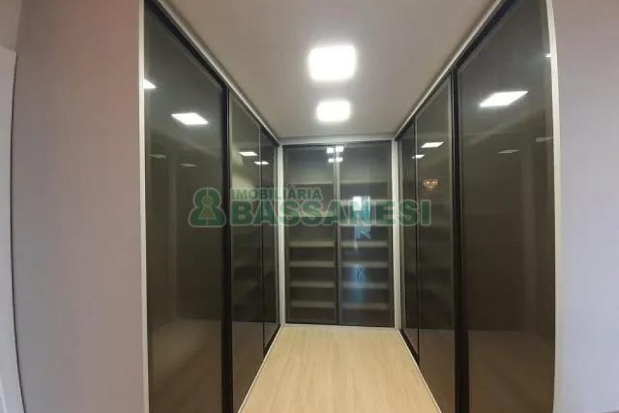 Apto Mobiliado com 167m², 3 dormitórios, 3 vagas, no bairro Universitário em Caxias do Sul para Comprar