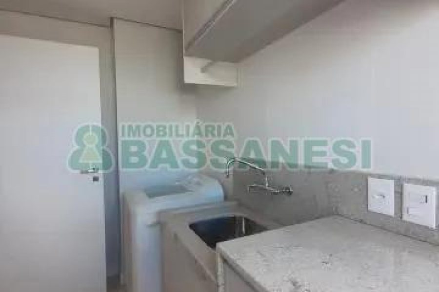 Apto Mobiliado com 167m², 3 dormitórios, 3 vagas, no bairro Universitário em Caxias do Sul para Comprar