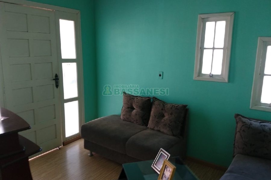Casa com 75m², 4 dormitórios, 3 vagas, no bairro Santa Catarina em Caxias do Sul para Comprar