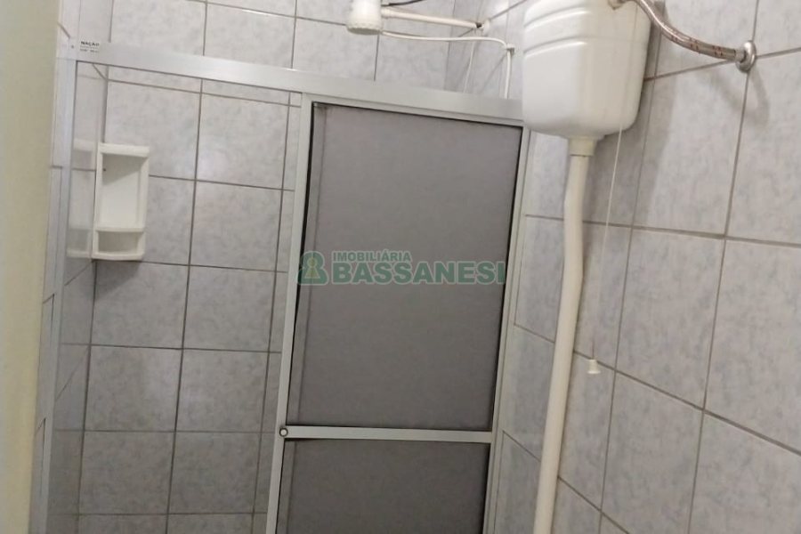 Casa com 75m², 4 dormitórios, 3 vagas, no bairro Santa Catarina em Caxias do Sul para Comprar