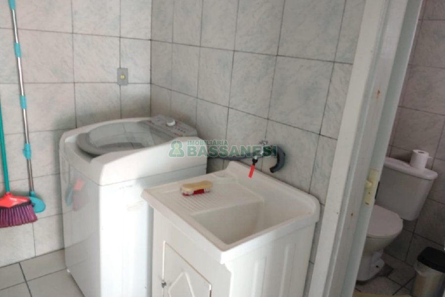 Casa com 75m², 4 dormitórios, 3 vagas, no bairro Santa Catarina em Caxias do Sul para Comprar