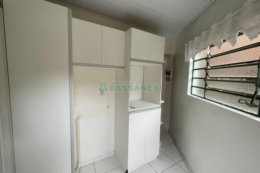 Casa com 200m², 5 dormitórios, 2 vagas, no bairro Rio Branco em Caxias do Sul para Comprar