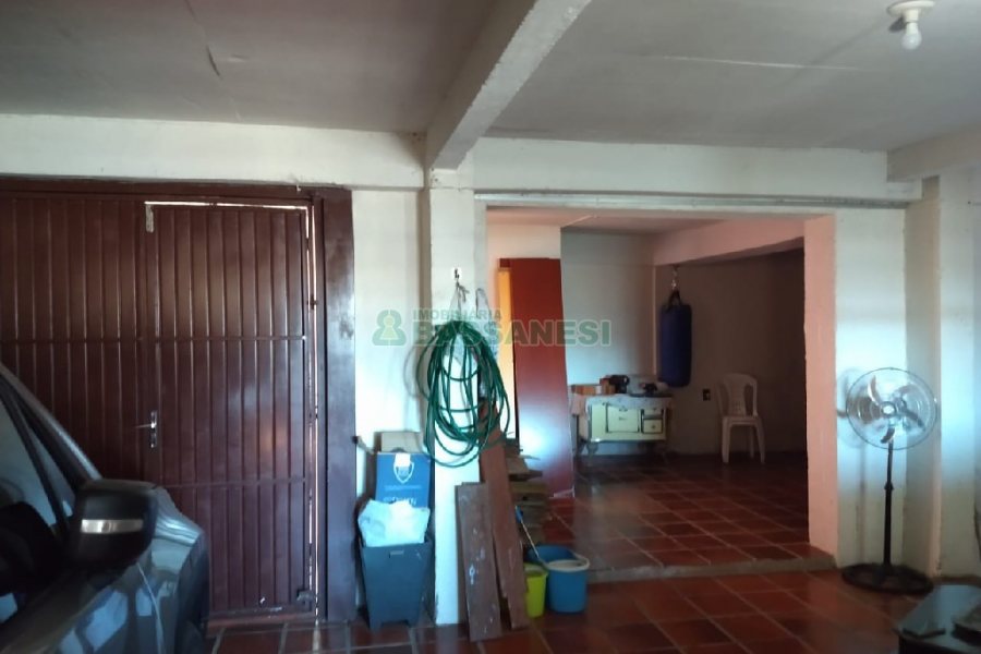 Casa com 209m², 4 dormitórios, 3 vagas, no bairro Marechal Floriano em Caxias do Sul para Comprar