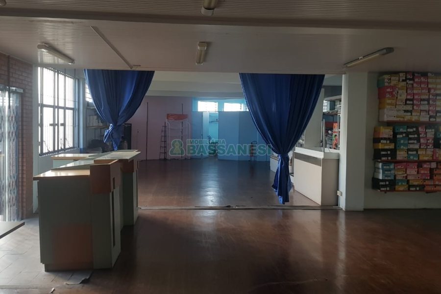 Loja com 512m², no bairro Planalto em Caxias do Sul para Comprar
