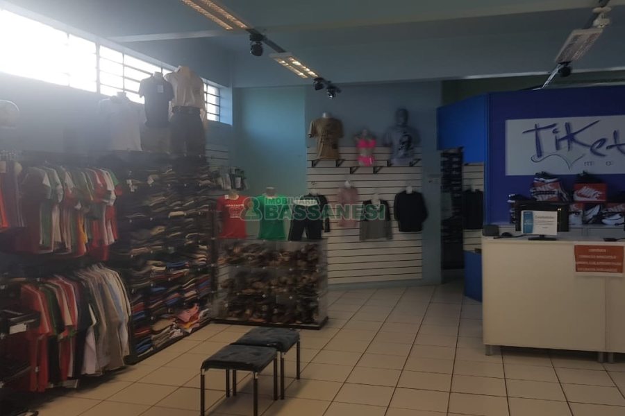 Loja com 512m², no bairro Planalto em Caxias do Sul para Comprar