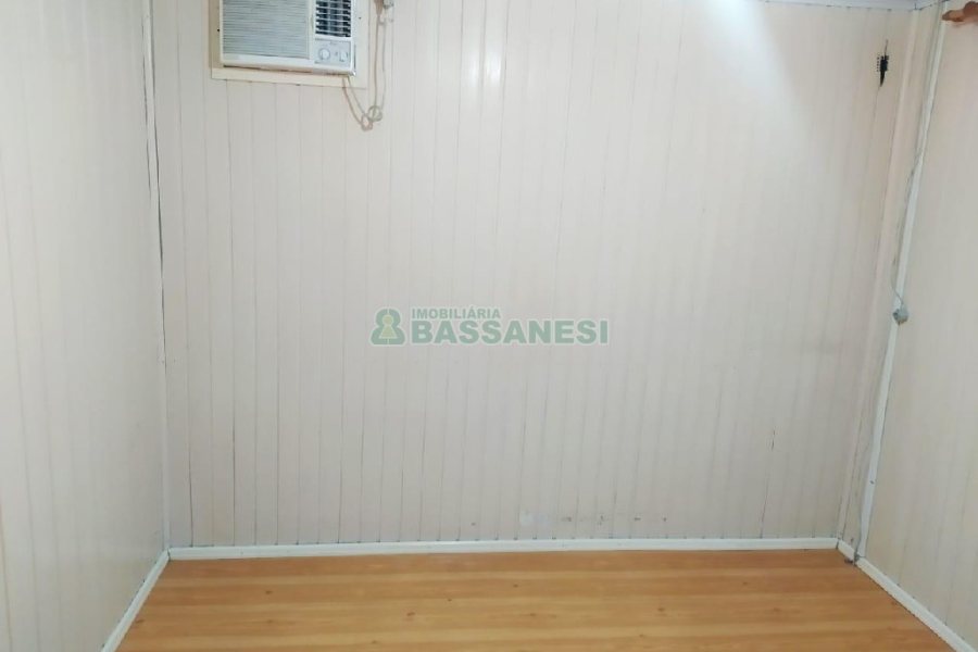 Casa com 113m², 3 dormitórios, 2 vagas, no bairro Planalto em Caxias do Sul para Comprar