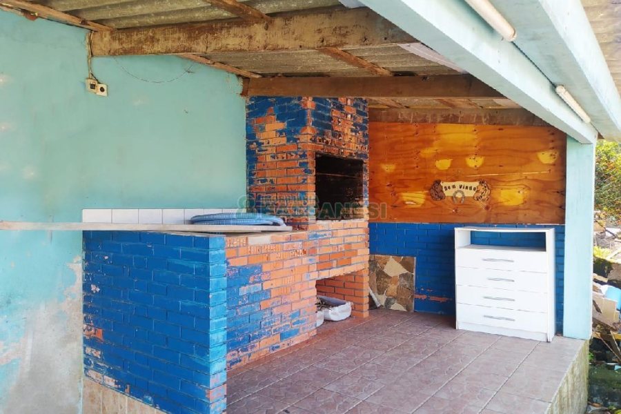 Casa com 113m², 3 dormitórios, 2 vagas, no bairro Planalto em Caxias do Sul para Comprar