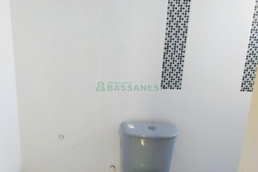 Casa com 113m², 3 dormitórios, 2 vagas, no bairro Planalto em Caxias do Sul para Comprar