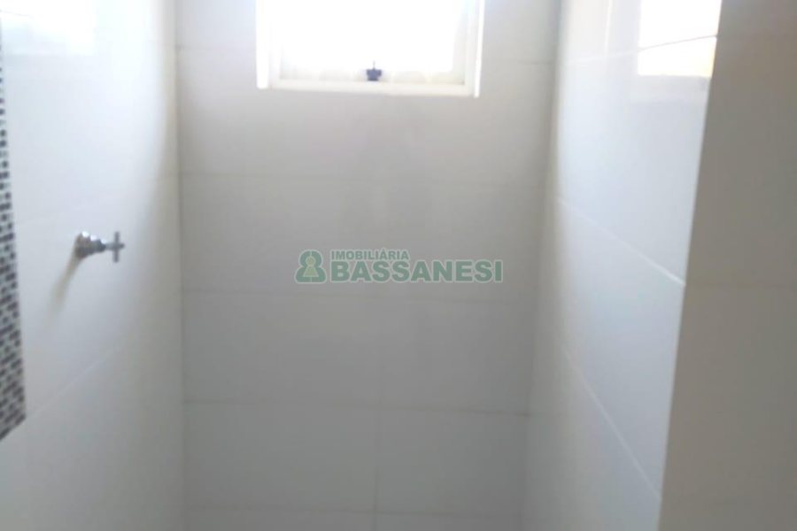 Casa com 113m², 3 dormitórios, 2 vagas, no bairro Planalto em Caxias do Sul para Comprar