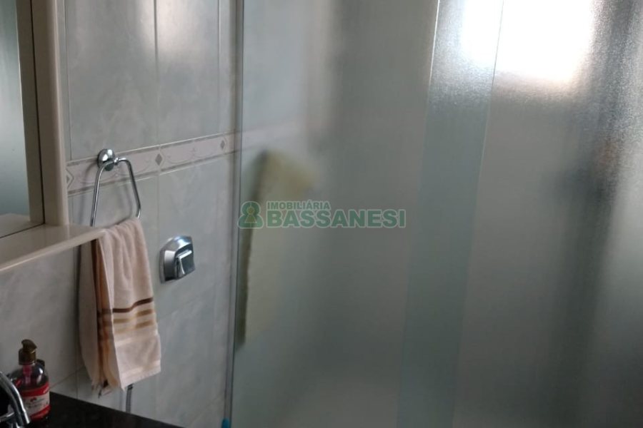 Casa com 338m², 3 dormitórios, 2 vagas, no bairro Arco Baleno em Caxias do Sul para Comprar