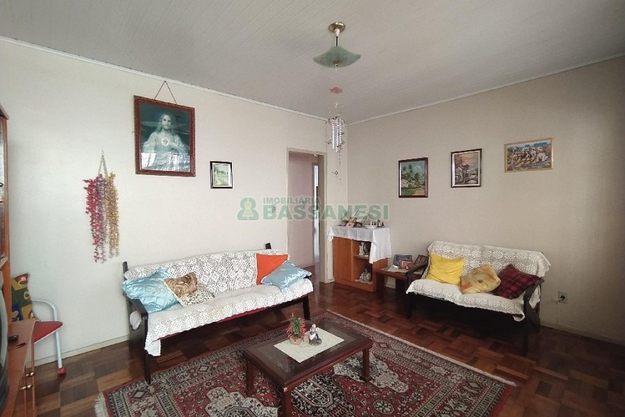 Casa com 92m², 3 dormitórios, no bairro Rio Branco em Caxias do Sul para Alugar