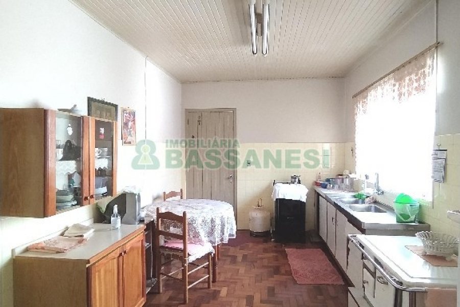 Casa com 92m², 3 dormitórios, no bairro Rio Branco em Caxias do Sul para Alugar