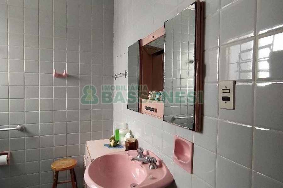 Casa com 92m², 3 dormitórios, no bairro Rio Branco em Caxias do Sul para Alugar
