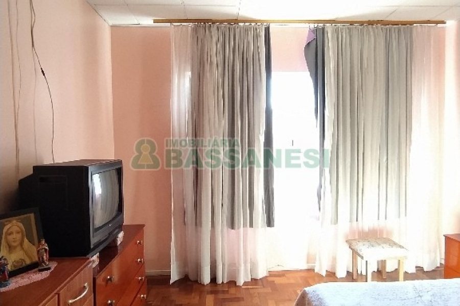 Casa com 92m², 3 dormitórios, no bairro Rio Branco em Caxias do Sul para Alugar