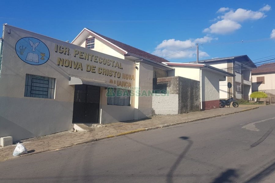 Casa Comercial, no bairro Medianeira em Caxias do Sul para Comprar