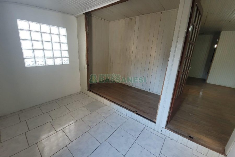 Casa Comercial com 190m², 3 dormitórios, no bairro Lourdes em Caxias do Sul para Alugar