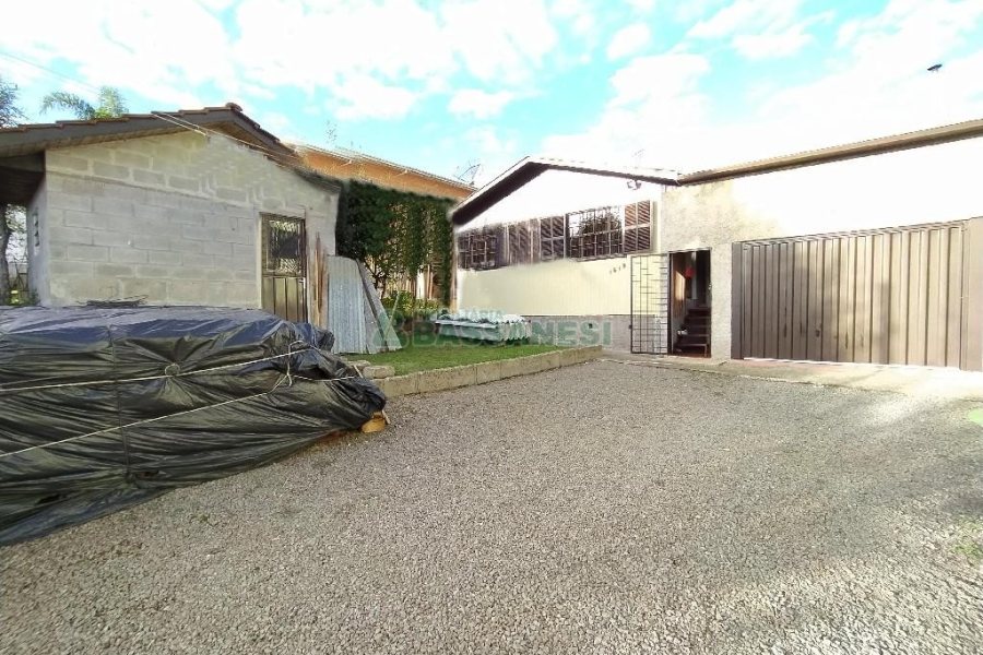 Casa com 99m², 2 dormitórios, 2 vagas, no bairro Cidade Nova em Caxias do Sul para Comprar