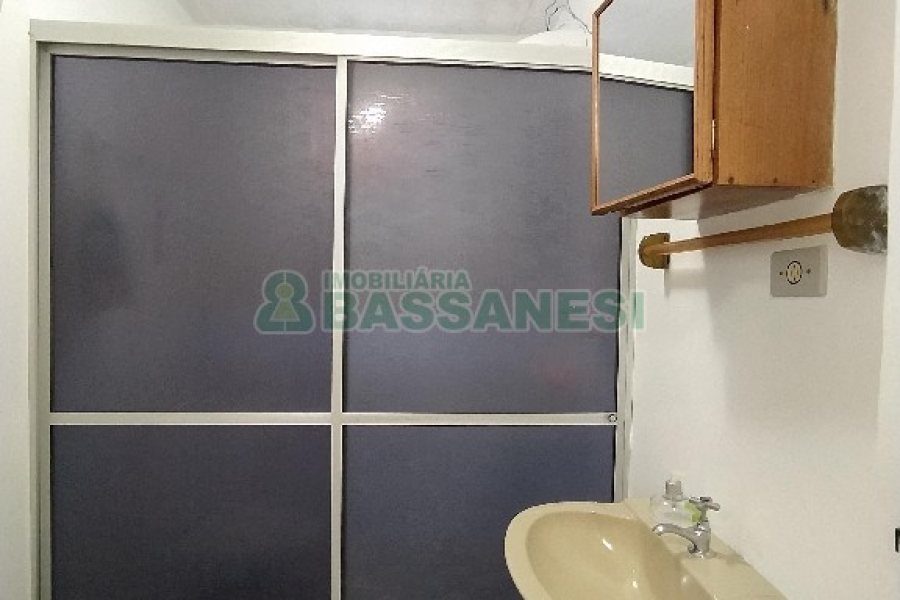 Casa com 99m², 2 dormitórios, 2 vagas, no bairro Cidade Nova em Caxias do Sul para Comprar