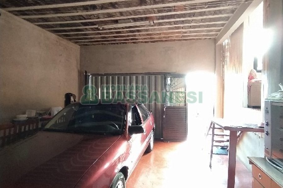 Casa com 99m², 2 dormitórios, 2 vagas, no bairro Cidade Nova em Caxias do Sul para Comprar