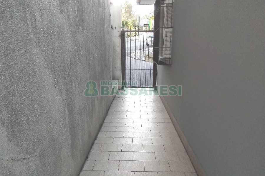 Casa com 80m², 2 dormitórios, no bairro Centro em Caxias do Sul para Alugar