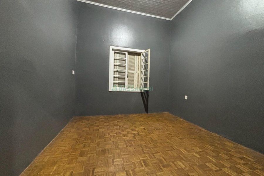 Casa com 80m², 2 dormitórios, no bairro Centro em Caxias do Sul para Alugar
