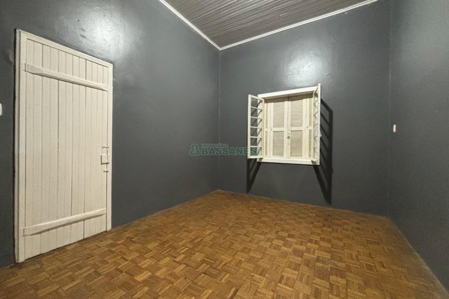 Casa com 80m², 2 dormitórios, no bairro Centro em Caxias do Sul para Alugar