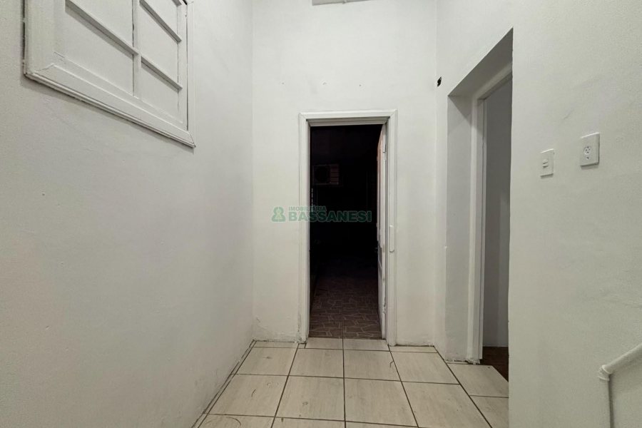 Casa com 80m², 2 dormitórios, no bairro Centro em Caxias do Sul para Alugar