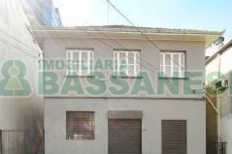Casa com 80m², 2 dormitórios, no bairro Centro em Caxias do Sul para Alugar