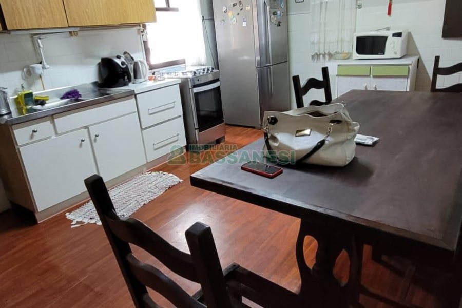 Casa com 100m², 5 dormitórios, no bairro Lourdes em Caxias do Sul para Comprar