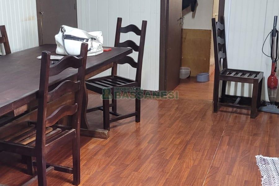 Casa com 100m², 5 dormitórios, no bairro Lourdes em Caxias do Sul para Comprar