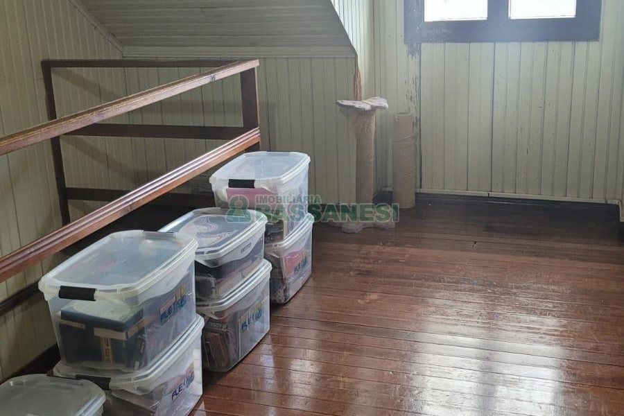 Casa com 100m², 5 dormitórios, no bairro Lourdes em Caxias do Sul para Comprar